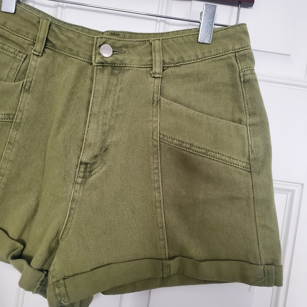 NWT Forever 21 Green Short - Picture 2 of 5